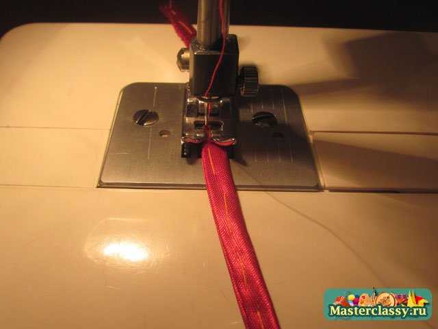 Швейная машинка из конфет