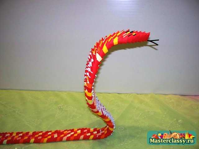 Модульная очковая змея Кобра