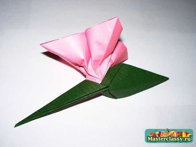 Окончательная сборка цветка оригами