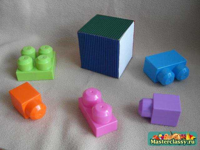 Развивающие игрушки своими руками Кубик шумелка Мастер класс