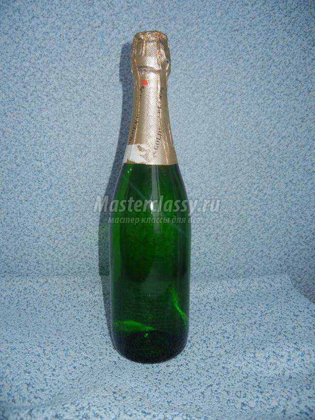 новогодняя бутылка с шампанским в стиле фридекор декупаж