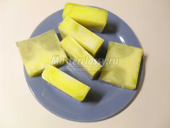 Лимонно-мятное мыло со свирлами