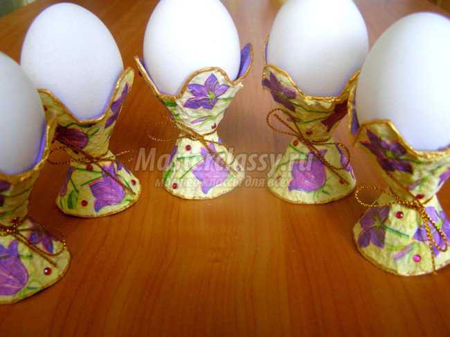 Пасхальная подставка для яиц