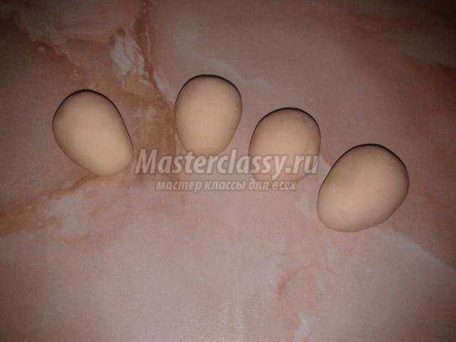 пасхальное лукошко с яйцами из соленого теста