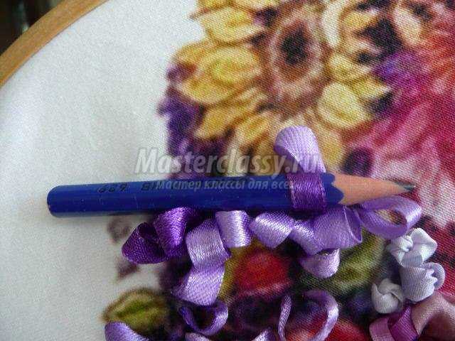 вышивка атласными лентами маленьких цветов