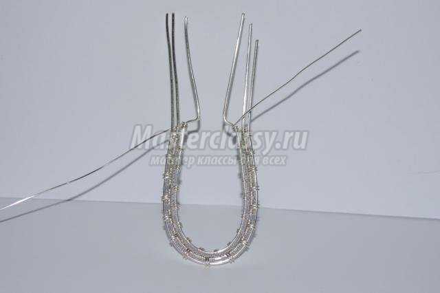 Кулончик с натуральным камнем в технике wire wrap