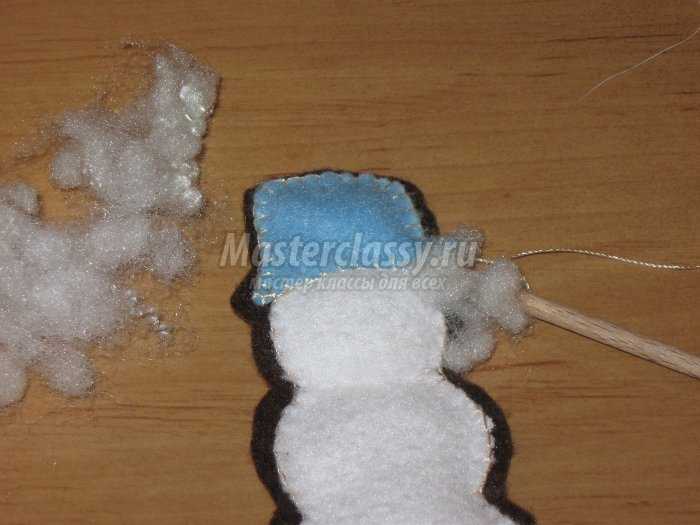 Как сделать елочную игрушку - снеговика