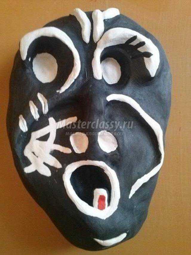 поделки на Хэллоуин маска из глины. Ужас