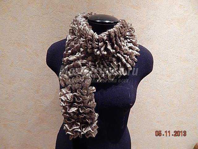 вязаный шарф спицами для мамы