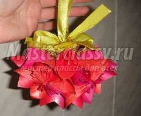 Елочная игрушка из бумаги в технике оригами. Новогодний цветок. Мастер-класс с пошаговыми фото