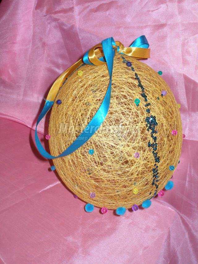 Яркий елочный шарик – поделка своими руками из фольги. Мастер-класс с фото пошагово
