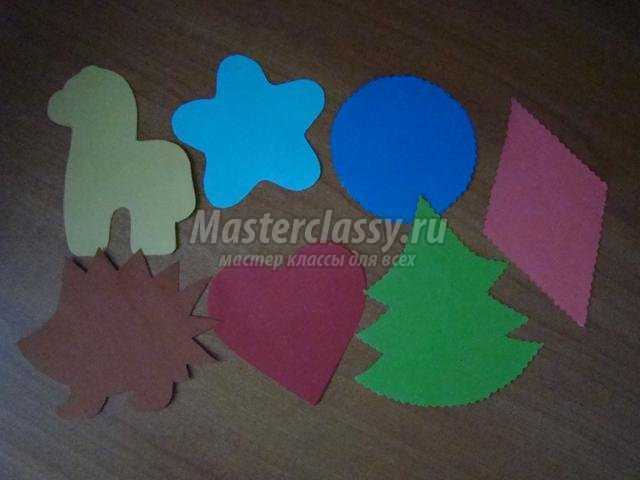 игрушки на елку из цветного картона и креп-бумаги