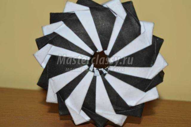 модульное оригами колесо. Зебра