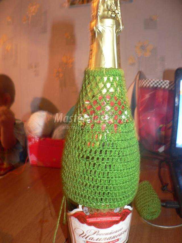 новогодняя одежда для бутылки шампанского