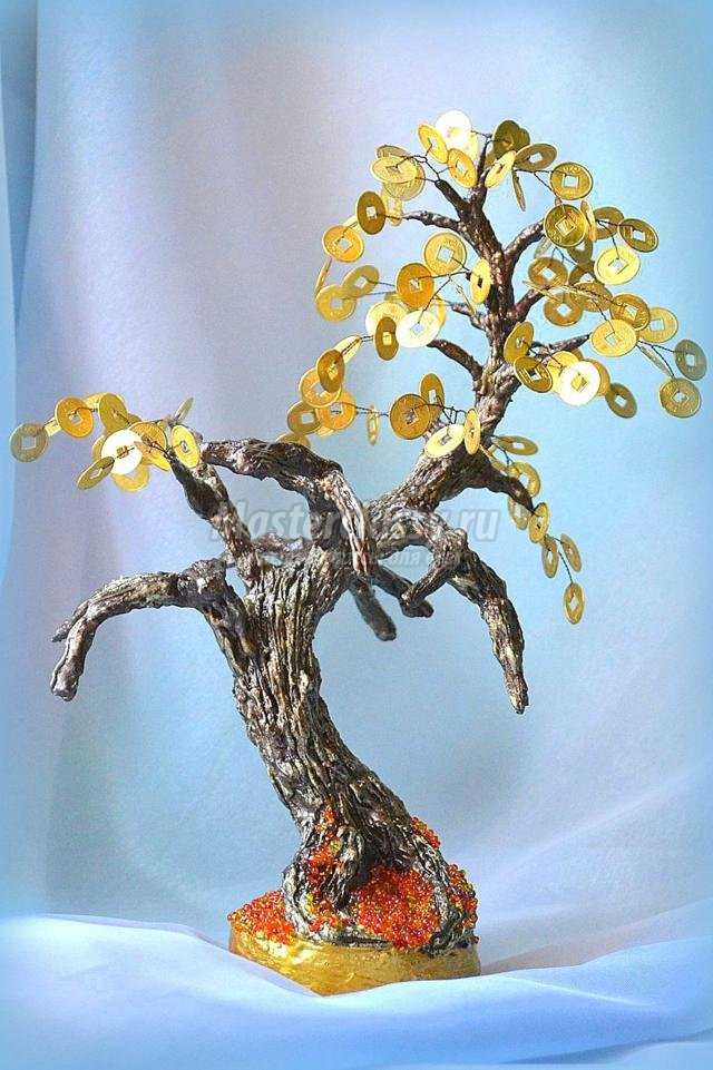 денежное дерево из декоративных монет