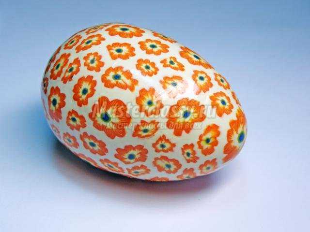 пасхальное яйцо из полимерной глины с цветами