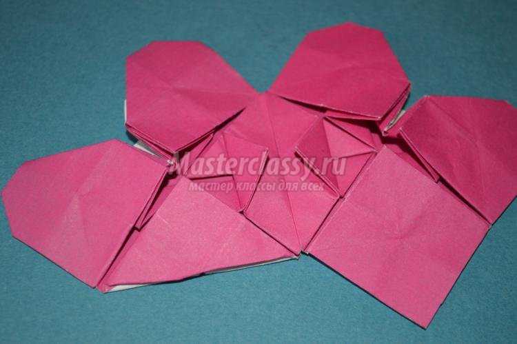 оригами ко Дню Святого Валентина. Валентинка-цветок