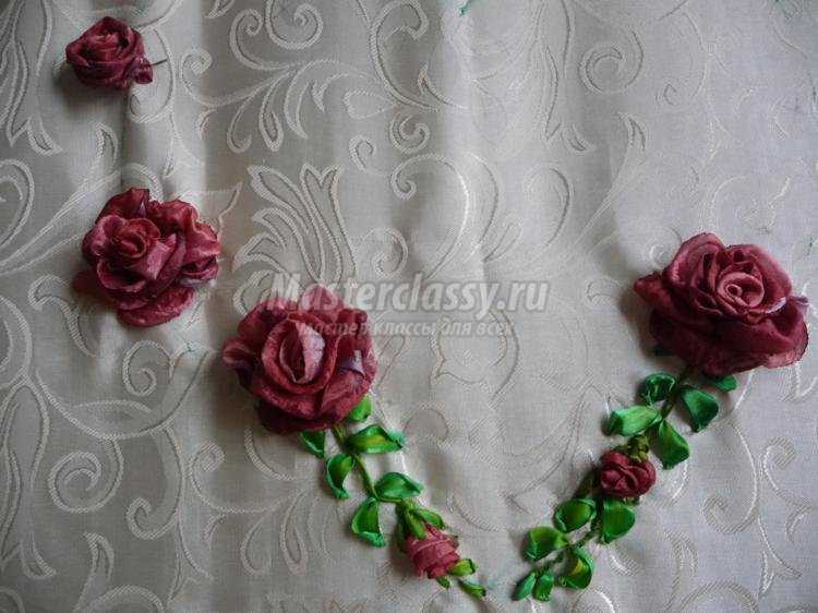 Риолис | Подушка с розами. Размер - 40 х 40 см