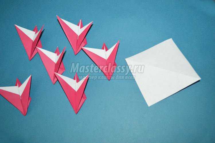 модульное оригами. Цветок на 8 Марта