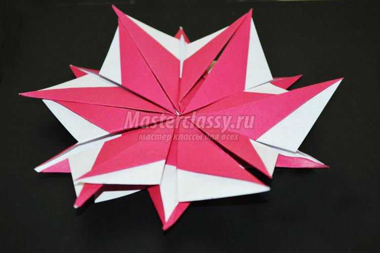 модульное оригами. Цветок на 8 Марта