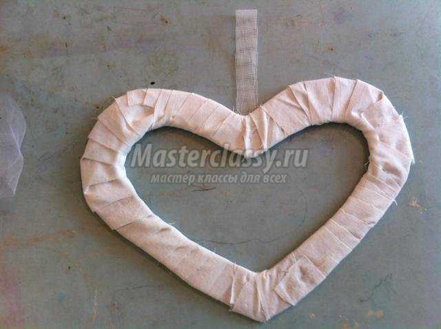 сердце из картона и ткани ко Дню Святого Валентина