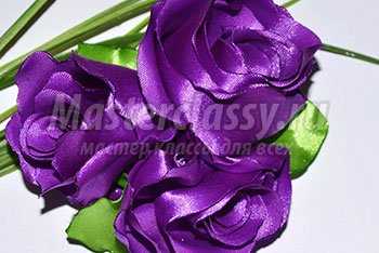 Фиолетовые цветы из лент. Пошаговый мастер-класс с фото
