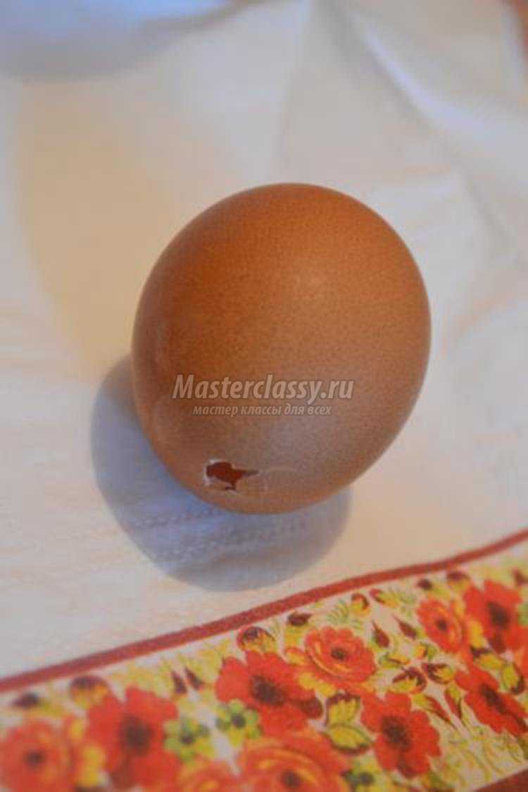декупаж пасхальных яиц и декорирование набрызгом