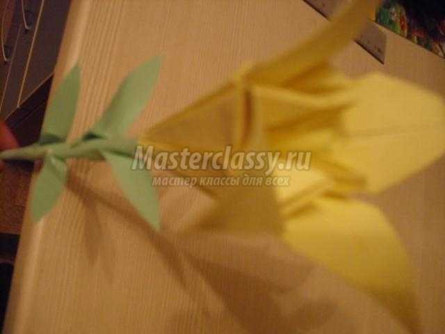 ваза с цветами в технике оригами