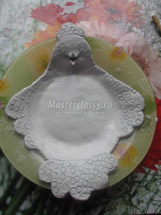 пасхальная тарелочка-курочка из полимерной глины