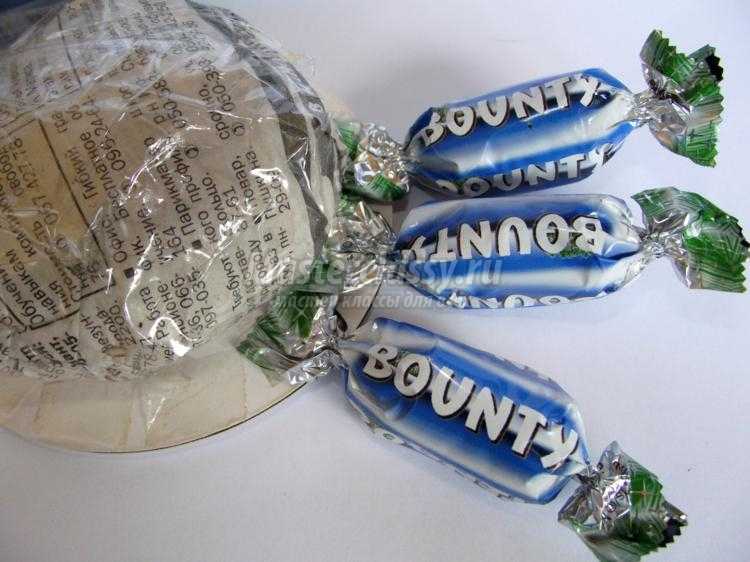 подарочный букет из конфет Bounty
