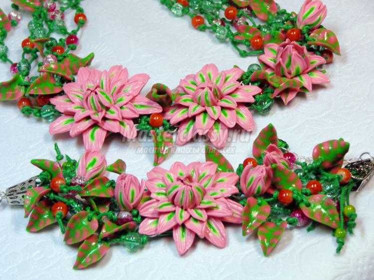 комплект украшений с цветами хризантемы из полимерной глины