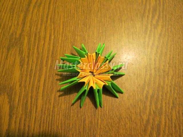 модульное оригами. Царица цветов