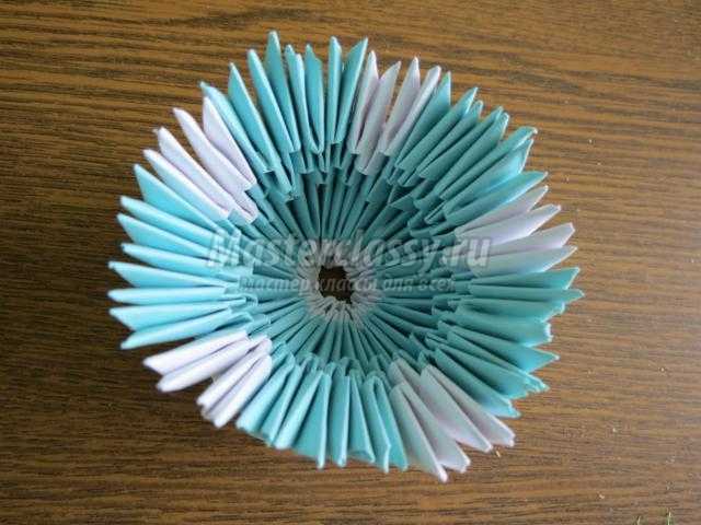 модульное оригами. Бело-голубая вазочка для цветов