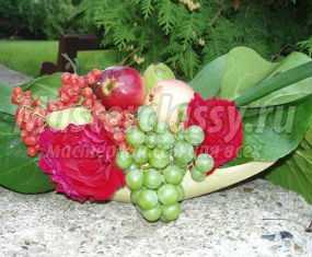 Осенняя флористическая композиция из цветов, ягод и фруктов. Мастер-класс с пошаговыми фото
