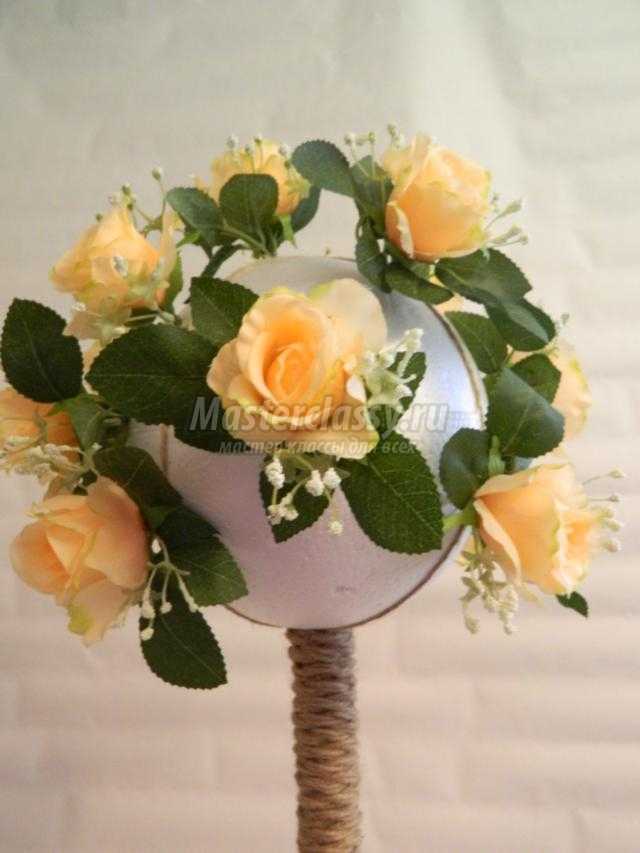 топиарий из сизаля и цветов. Розы