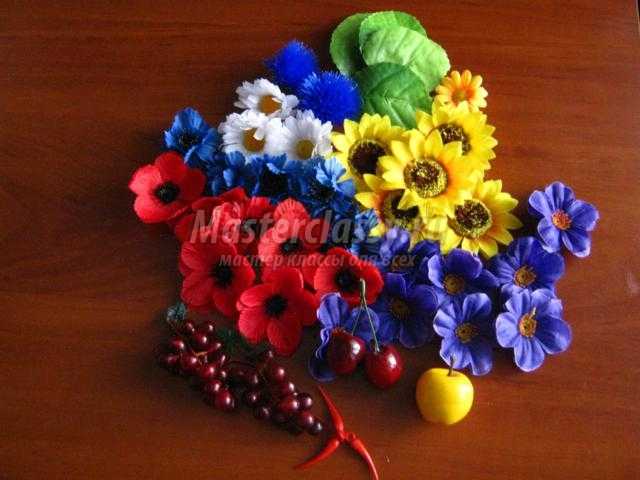 топиарий с цветами в украинском стиле