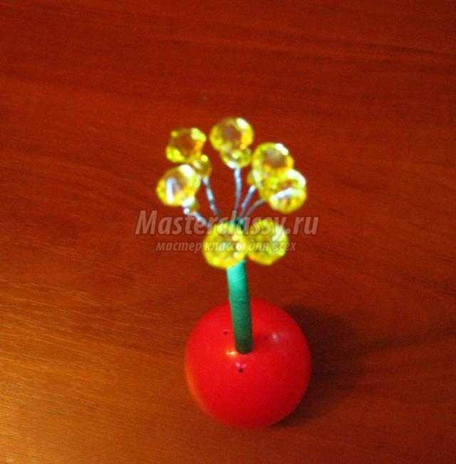 цветок пуансеттия из атласных лент