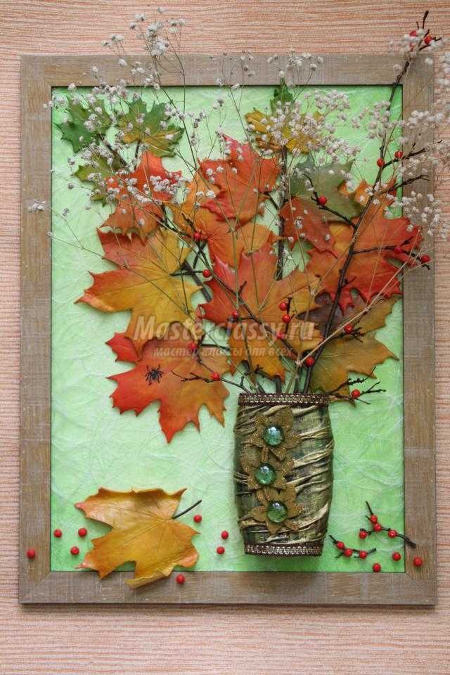 картина-панно с кленовыми листьями из холодного фарфора