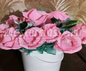 Букет роз из конфет для любимой мамочки. Мастер-класс с пошаговыми фото