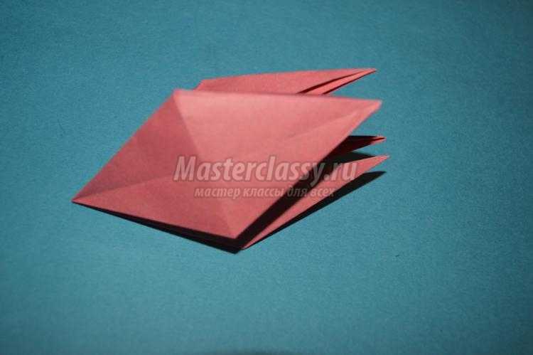 модульное оригами. Рождественская пуансеттия