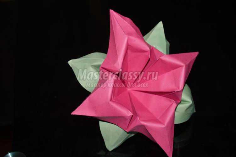 модульное оригами. Рождественская пуансеттия
