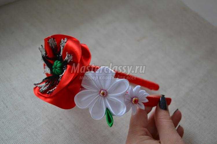 ободок с красным маком и цветами канзаши
