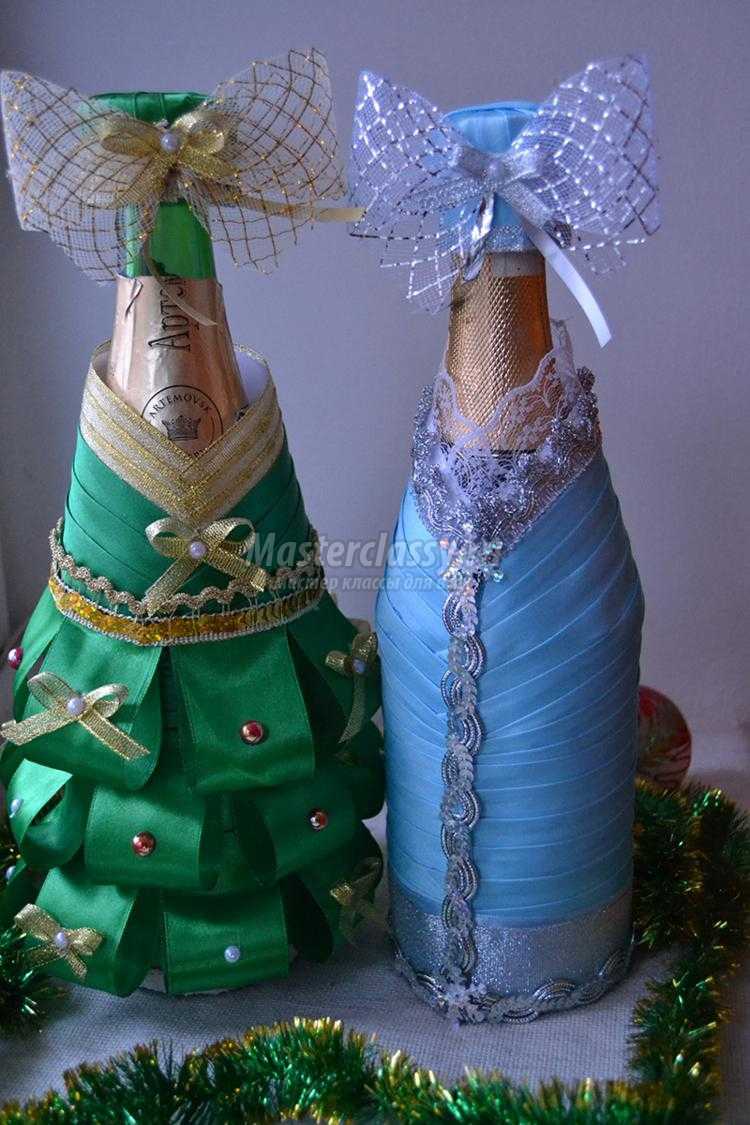 новогодний декор шампанского лентами. Снегурочка