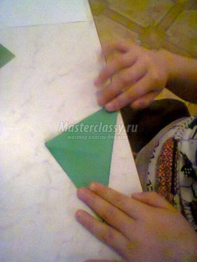 елочка из бумаги в технике оригами