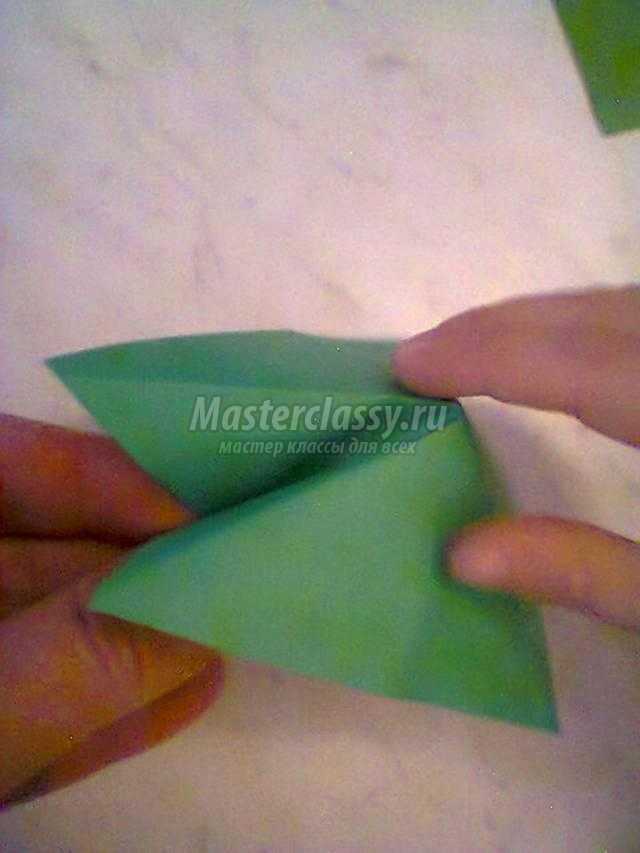 елочка из бумаги в технике оригами