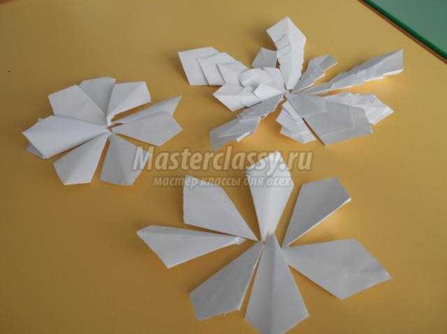детские снежинки из бумаги в технике оригами