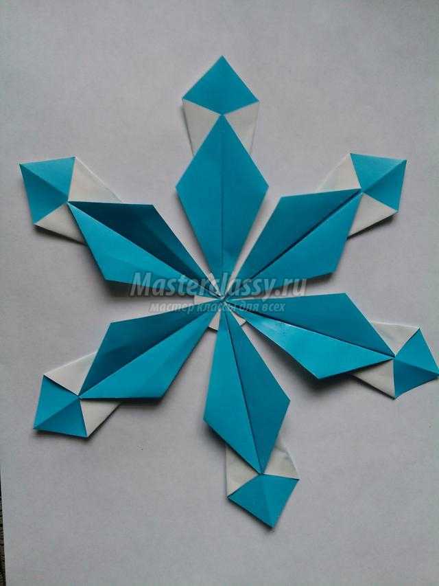 новогодние снежинки из бумаги в технике оригами