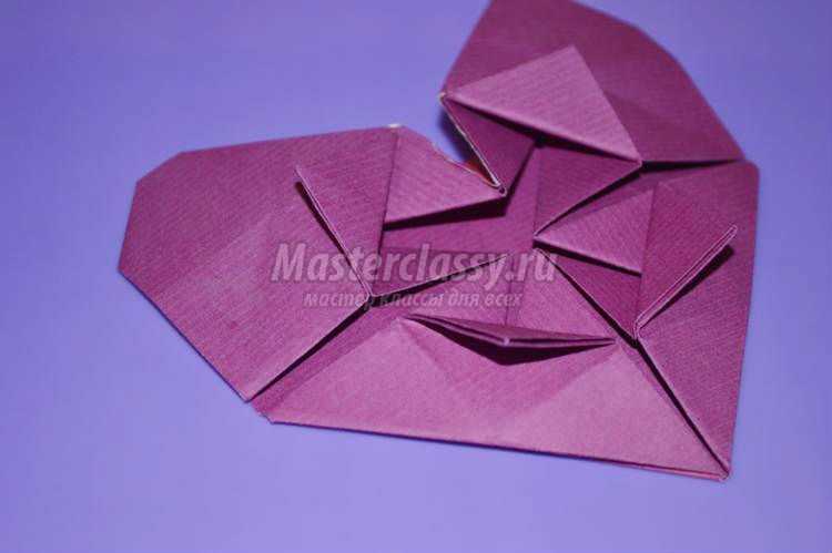 оригами. Сердце с узором ко Дню Святого Валентина