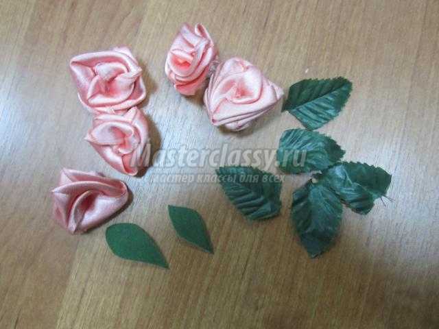 валентинка с розами из атласной ленты