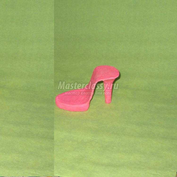 конфетная туфелька в технике папье-маше